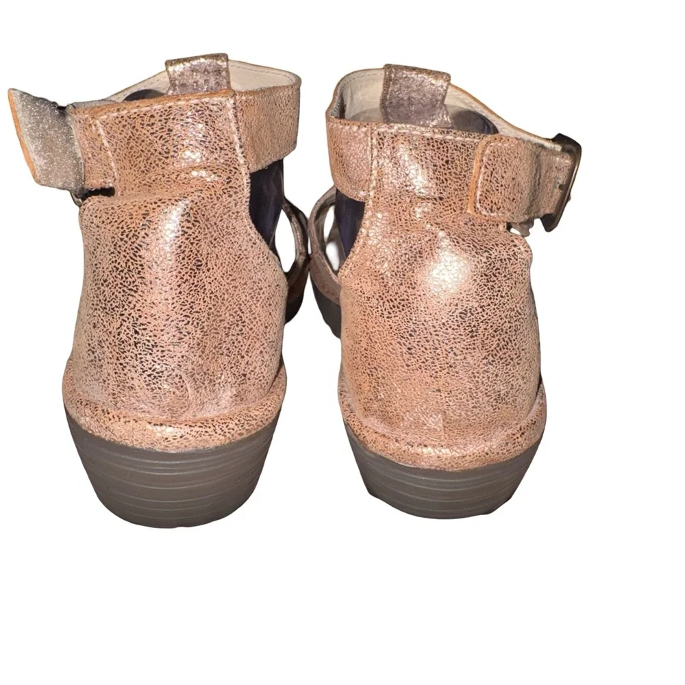 FLY London Yala Wedge Sandals 41 US 10 Rose Gold Metallic Leather Peep Toe - Picture 4 of 7